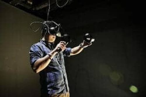 Virtual Reality - Fun Things to do in Singapore (Credit: Klook)